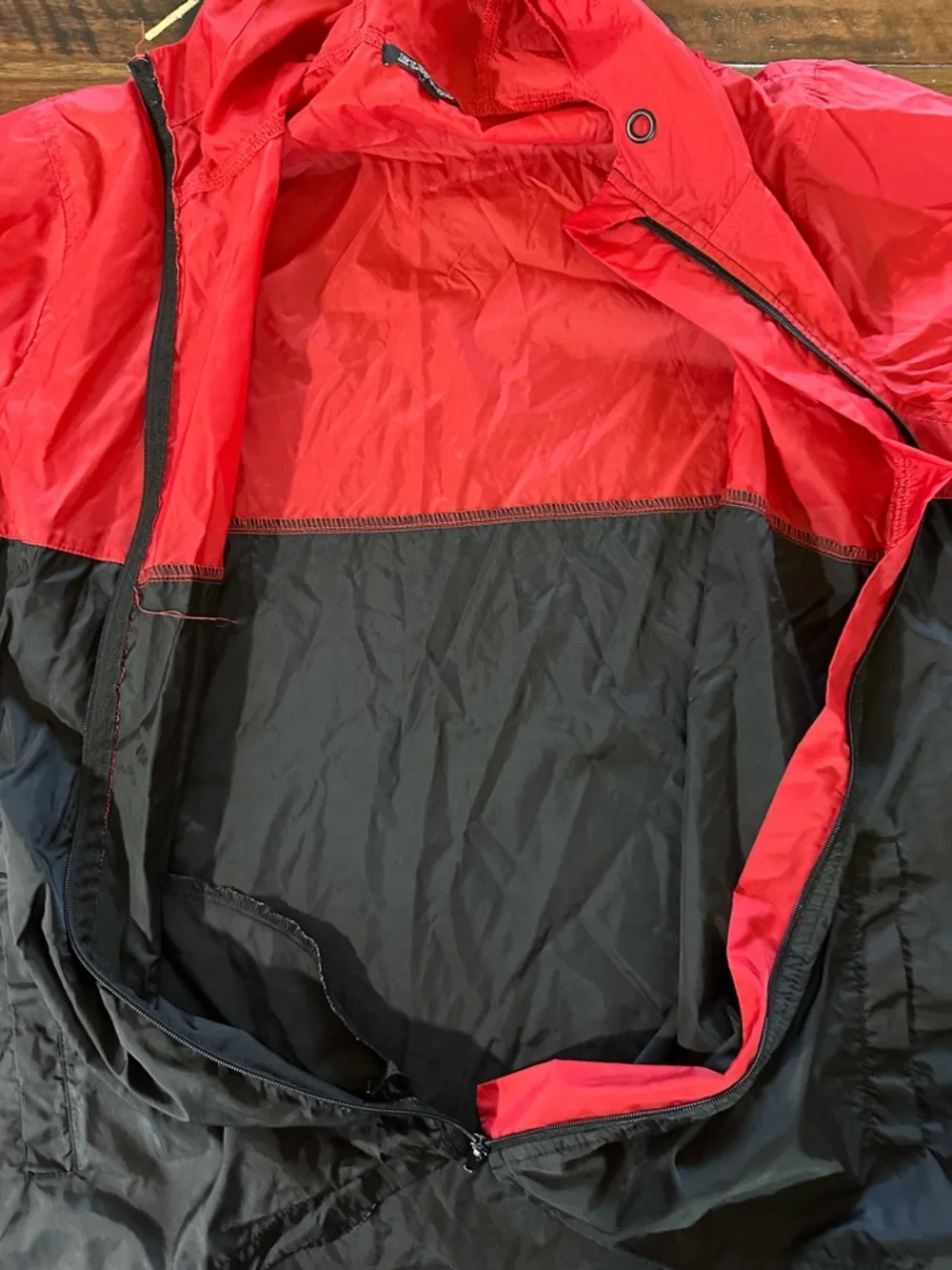 Elwood Red Black Windbreaker Jacket Hooded Lightweight Zip Up Large